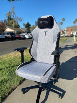 Secretlab TITAN Evo Cookies & Cream Softweave Gaming / Office Chair