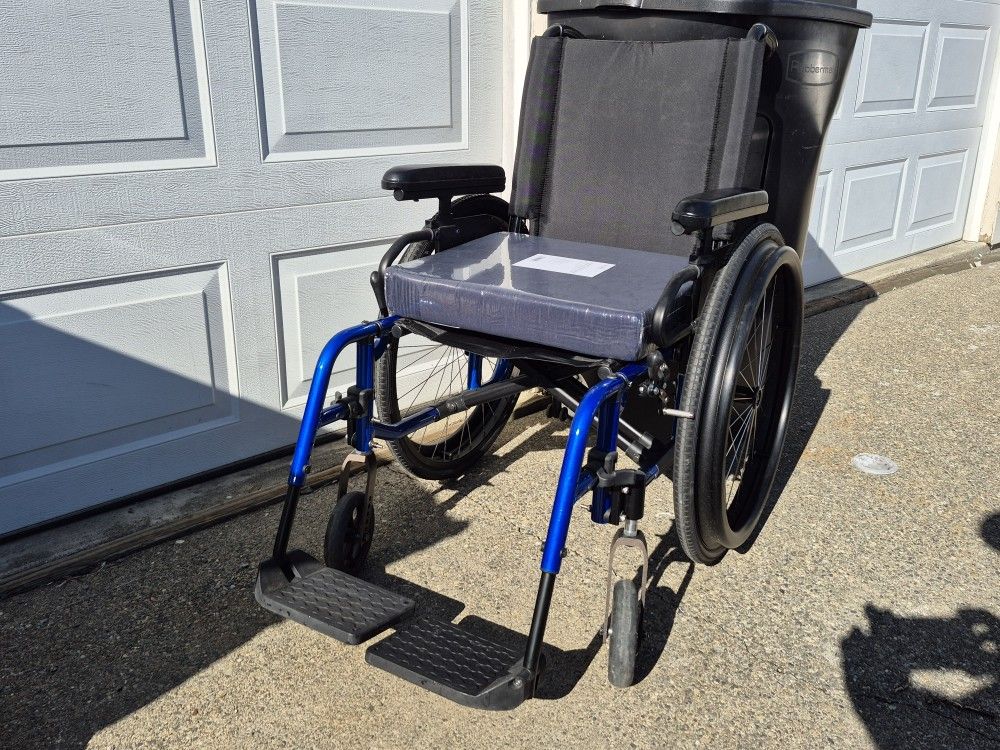 Ultralight Wheelchair