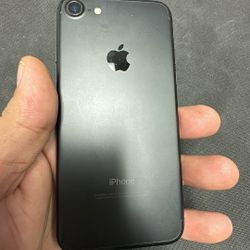 Apple, iPhone 7 32 GB AT&T  or cricket wireless only