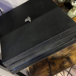 PlayStation 4 (Ps4) Pro Bundle 1TB