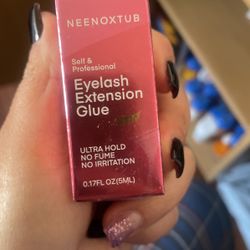 Eyelash Extension Glue Sealed