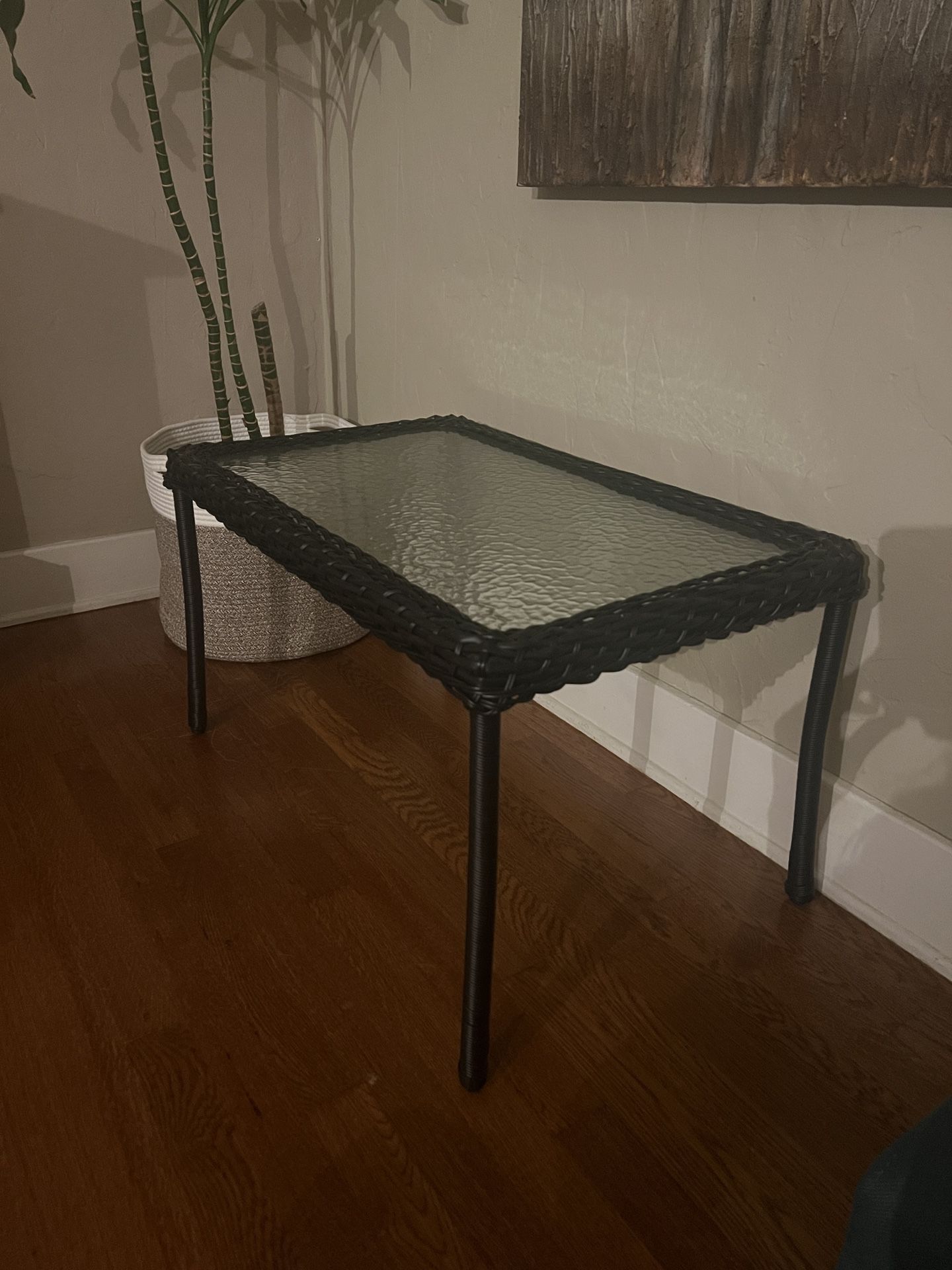 Woven Wicker And Tempered Glass Indoor/outdoor Coffee Table