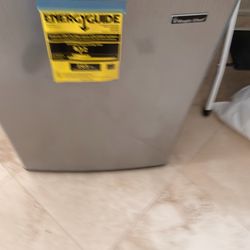 Magic Chef Mini Fridge