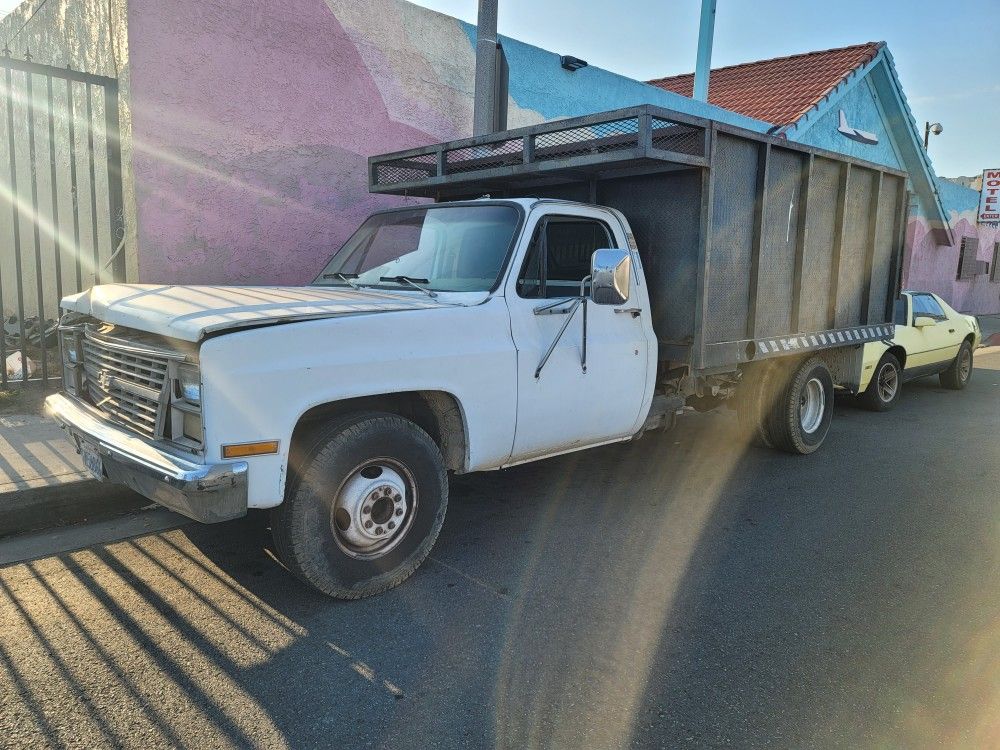 1983 Dump Truck