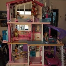 BARBIE DREAMHOUSE/FURNISHED/4 BARBIES