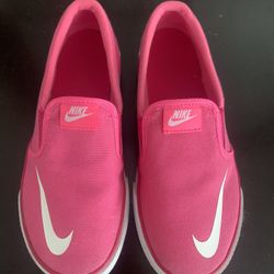 Nike slide In Shoes - Size 1.5Y