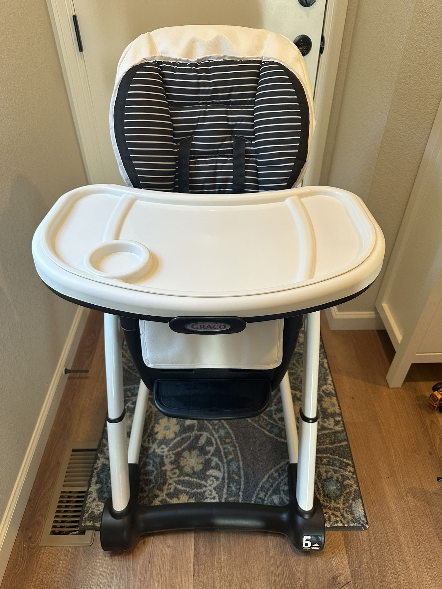 High Chair - Graco Blossom 6 In 1