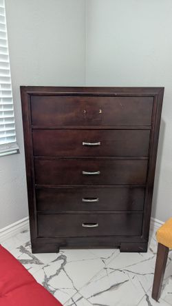 Dark brown 5 drawer dresser