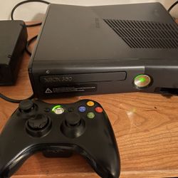 Xbox 360 With Kinect Camera