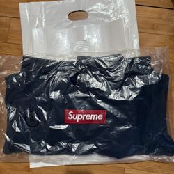 Supreme FW24 Navy Box Logo Size Small