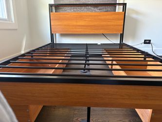 Full Size Platform Bed w/ 4 Storage Drawers + USB Ports