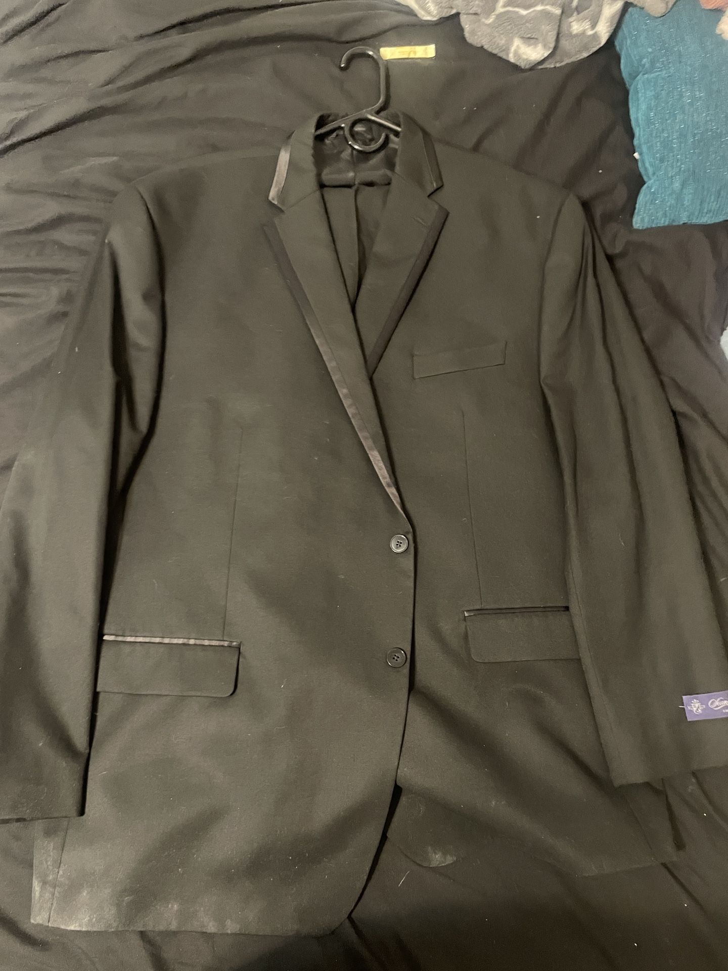 Tuxedo 52L
