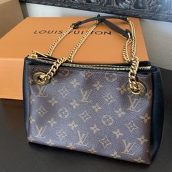 Small Louis Vuitton Purse With Gold Chain