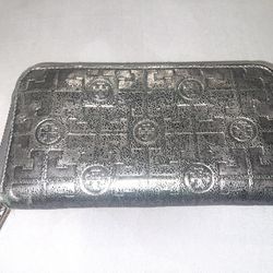 Silver/Grey Tori Burch ZipAround Clutch Wallet 