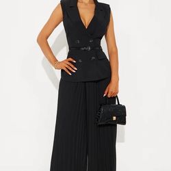 Fashion Nova Black set 