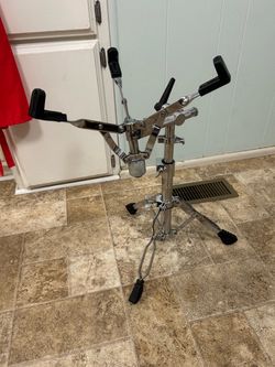 DW  Snare drum stand