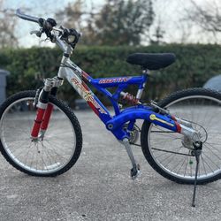 Motiv Rockpoint Bicycle 18” 24 Speeds