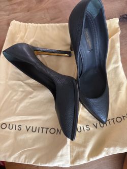 Louis Vuitton Black Leather Pointed-Toe Pumps