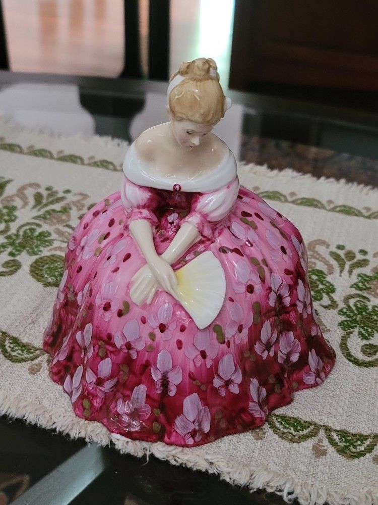 Royal Doulton figurine from 1972, featuring the Victoria design (HN2471)