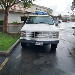 92 Chevy 5.7 Engine Automatic 3500. Running Grat Ruedy TO Work $3850.00 Make A Offer.