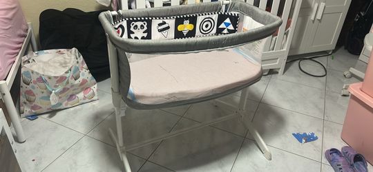Baby Delight Bedside Bassinet