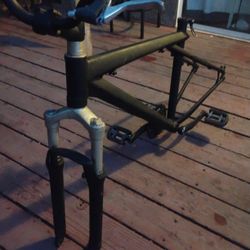 26" GT Mountain Bike Frame No Dents ,Flat Black ,Just Need Rims & Seat