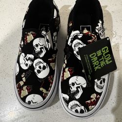 Brand New Vans Off The Wall Slip Ons With Skulls, Glow In The Dark, Boys Youth Size 11