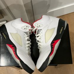 Air Jordan 5 Fire Red size 9.5