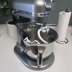 Kitchen-Aid Mixer