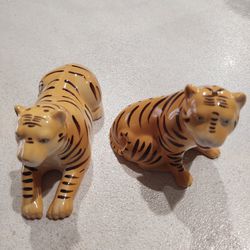 TIGER COUPLE SALT AND PEPPER SHAKERS*BRAND NEW*