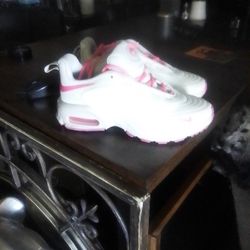 Nike Shoe Pink And White New Size 6