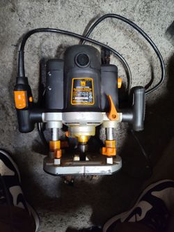 barely used WEN RT6033 router
