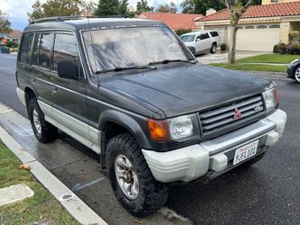 1995 Mitsubishi Montero LS