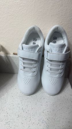 Girls size 33 Sport Cheerleading shoes