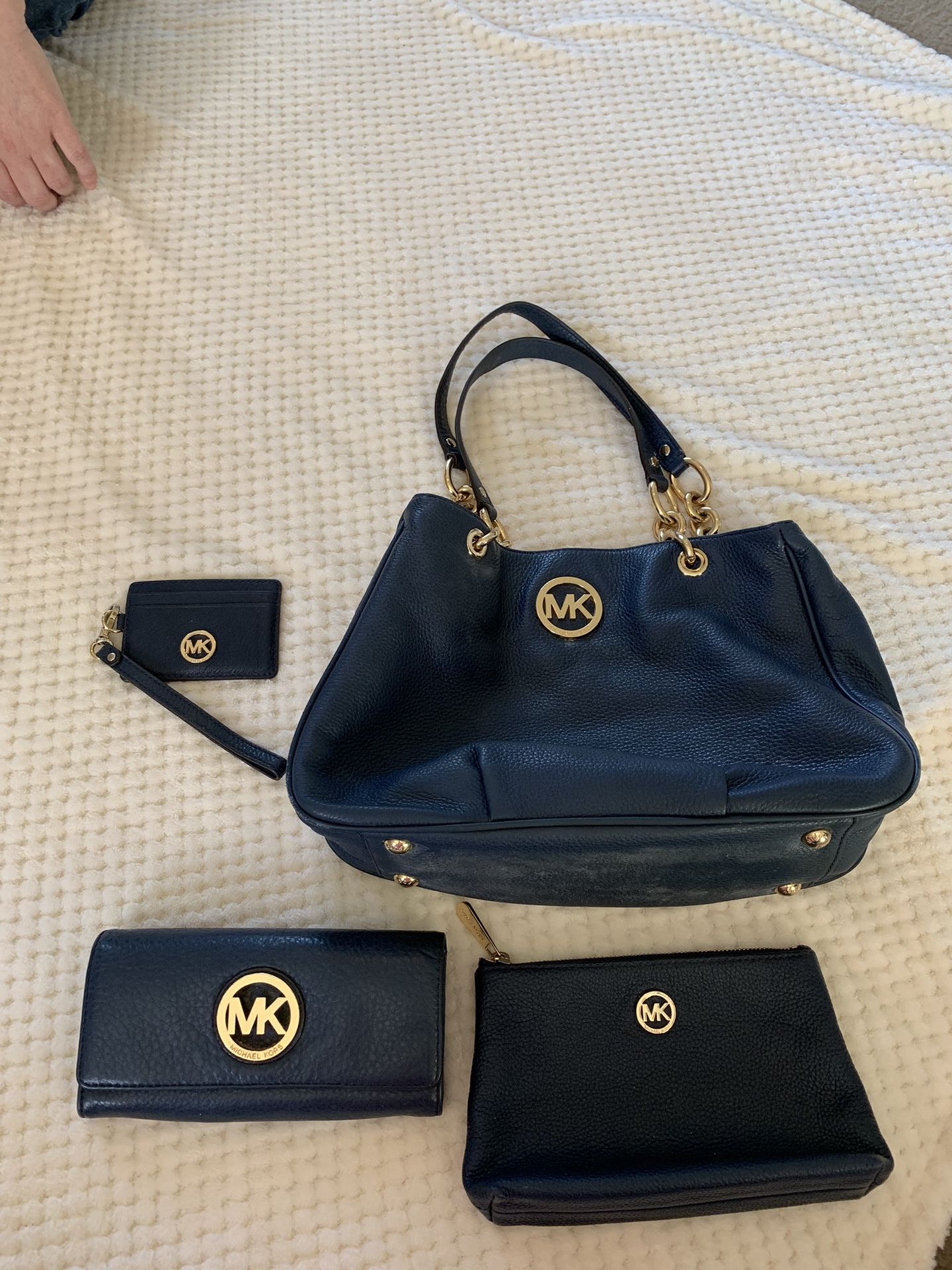 Michael Kors purse/wallet/makeup bag