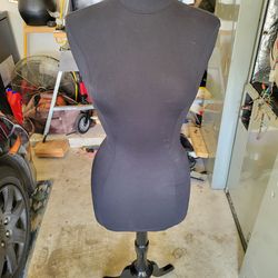 Female mannequin oe bust