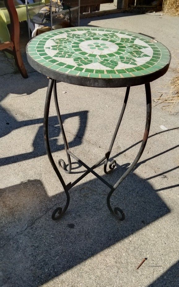 MOSAIC PLANT STAND **Good👍 Deal**