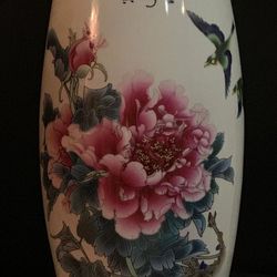Famille Rose Porcelain Vase