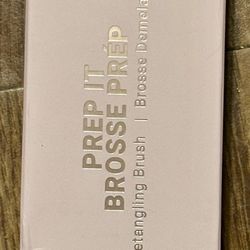 • Beachwaver “Pink” Prep It Detangling Brush