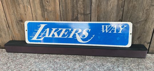 Lakers street sign
