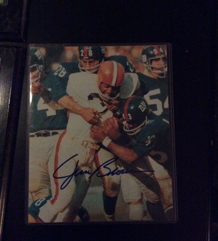 Our graphic pictures of the great Jim Brown in five well-known other autograph of great players also have a certificate of authenticity $750 for all