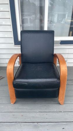 Very cumfy leather recliner