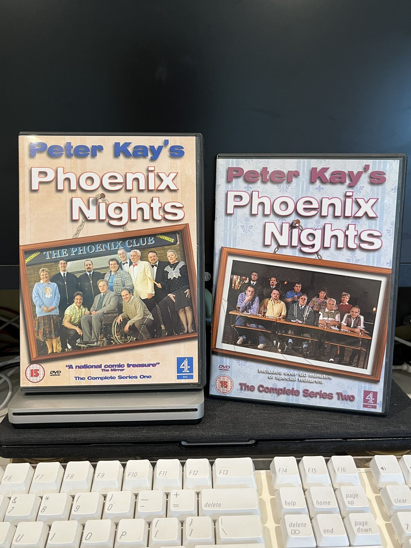 Phoenix Nights - Series 1 & 2 [PAL]