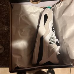 Jordan 4s