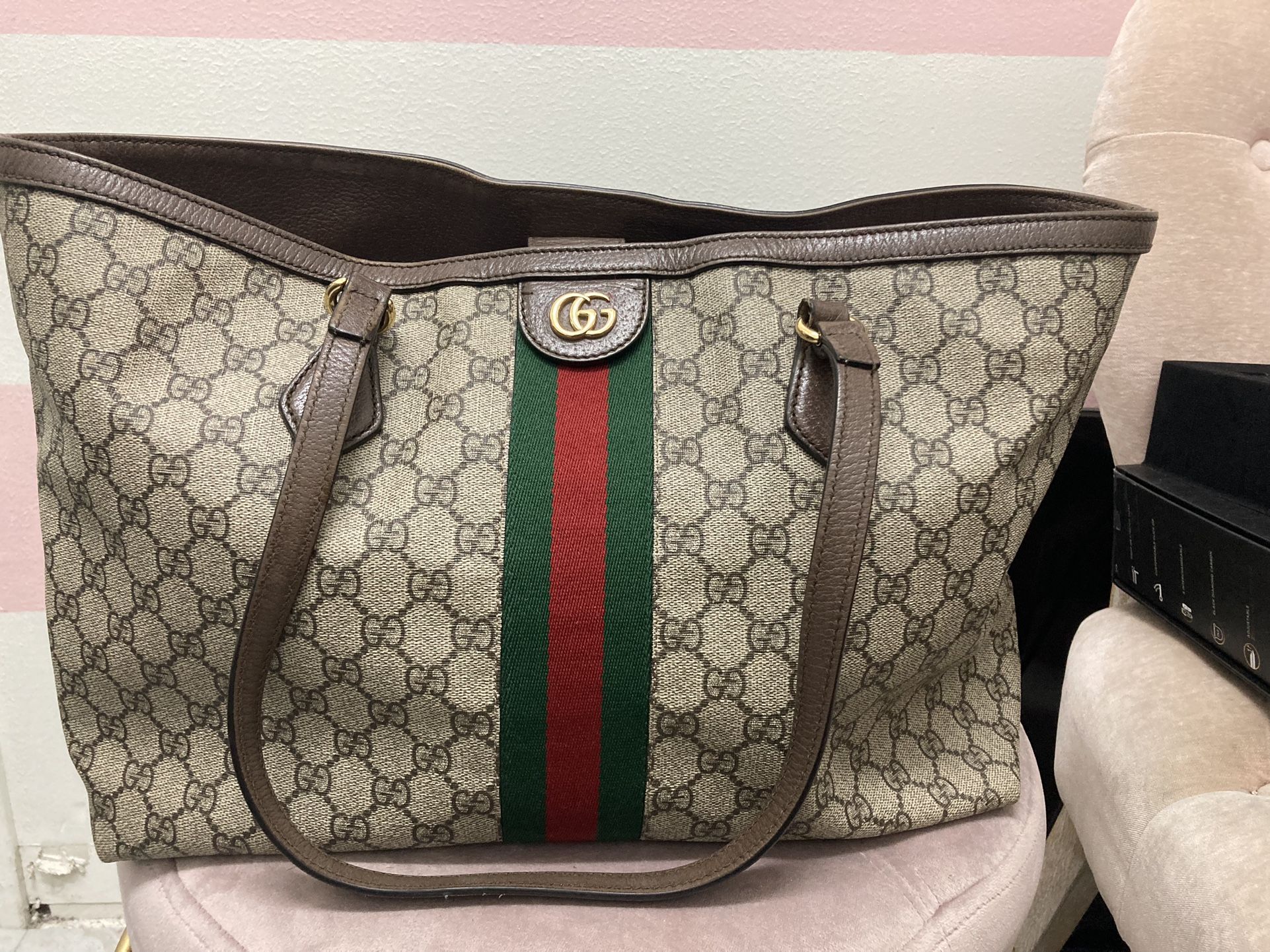 Medium Gucci tote 