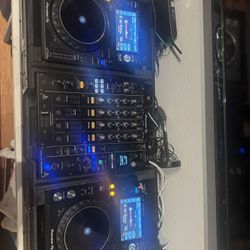 DJM-900NXS2 & 2xXDJ-1000MK2 Pioneer Mixer And CDJ Turntables