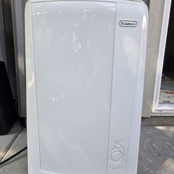 DeLonghi Portable Air Cnonditioner, 400 sq. ft. Medium Room - PACN270GN