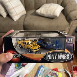 100% Hotwheels Vintage Pony Wars 70 Mustang & 69 Camaro