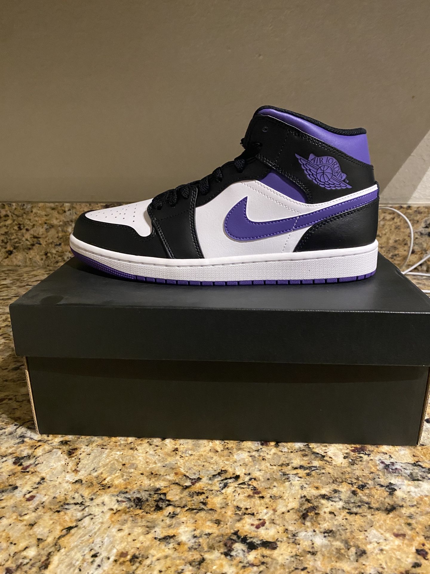 Jordan 1 Mid Dark Iris π₯ Size 9 Brand New