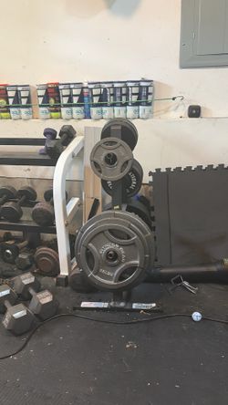 Plates and plate stands 70 cents per pound